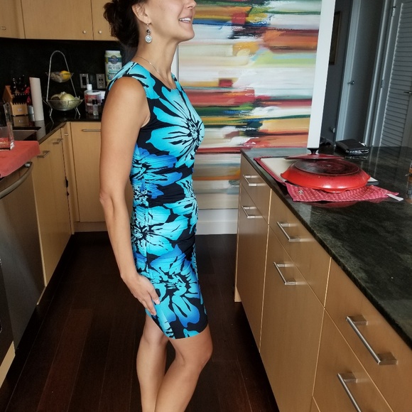 Cache dress - Picture 2 of 6